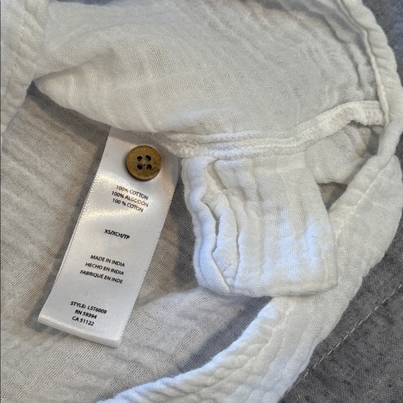 beachlunchlounge White Lightweight Casual Top; size XS - Picture 7 of 9